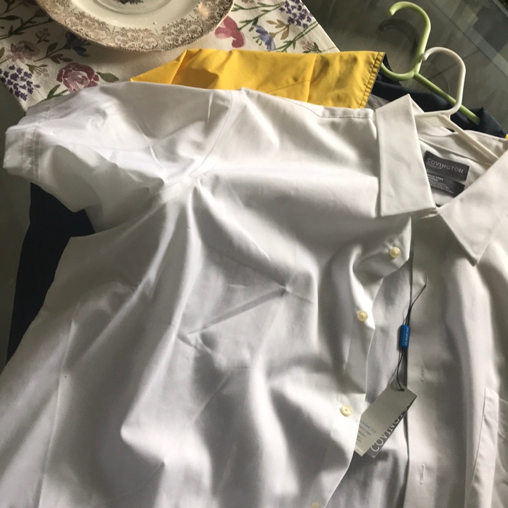 Short sleeve dress shirt